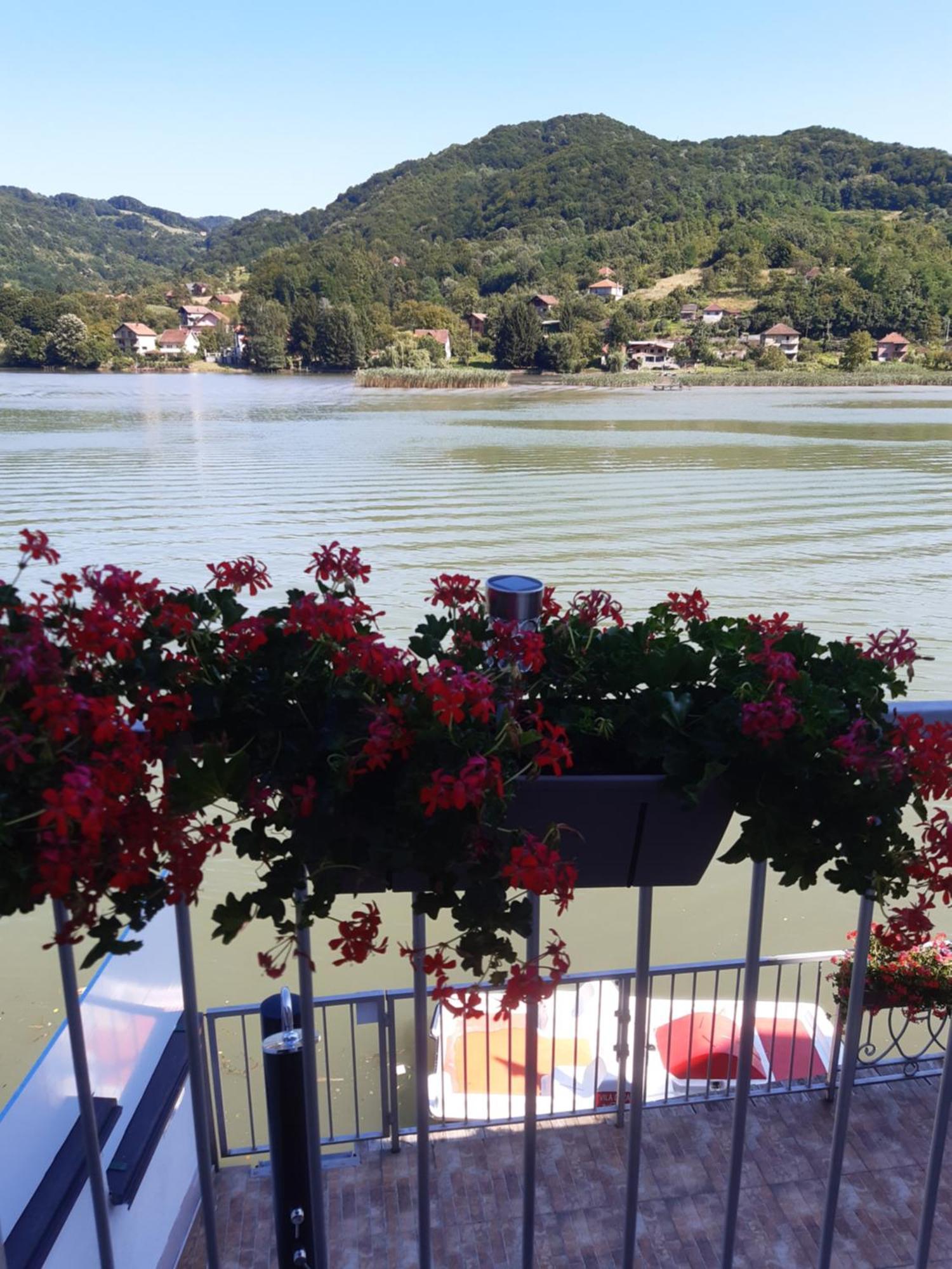 Vila Oaza - Zvornicko Jezero Zvornik Exterior foto